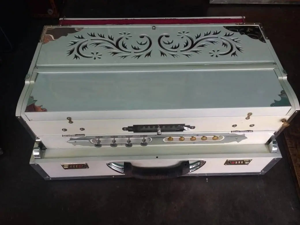 Harmonium 3 Line 9 Scale Changer Palitan 3 Line , 37 Reeds, 440hz